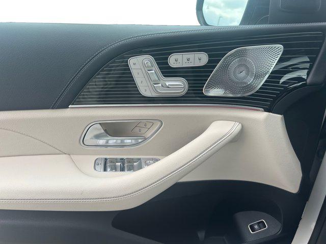 new 2025 Mercedes-Benz GLS 580 car, priced at $123,075