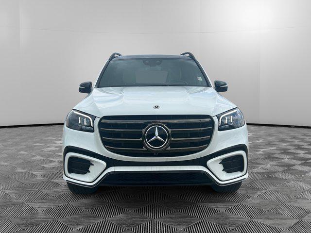 new 2025 Mercedes-Benz GLS 580 car, priced at $123,075