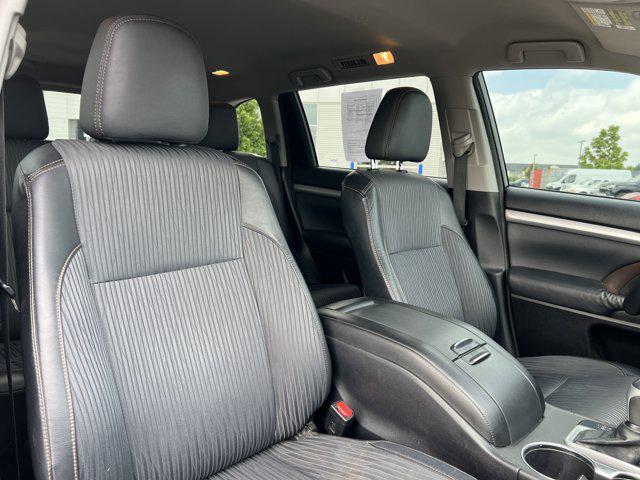 used 2014 Toyota Highlander car, priced at $12,991