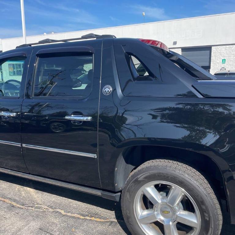 used 2013 Chevrolet Avalanche car, priced at $20,500