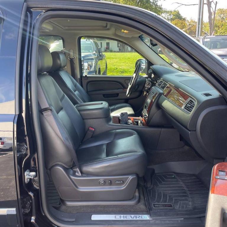 used 2013 Chevrolet Avalanche car, priced at $20,500