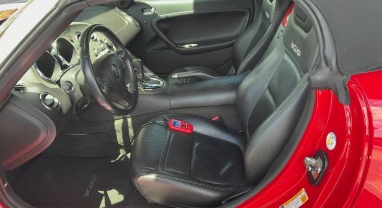 used 2007 Pontiac Solstice car, priced at $13,800