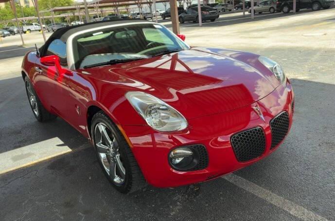 used 2007 Pontiac Solstice car, priced at $13,800