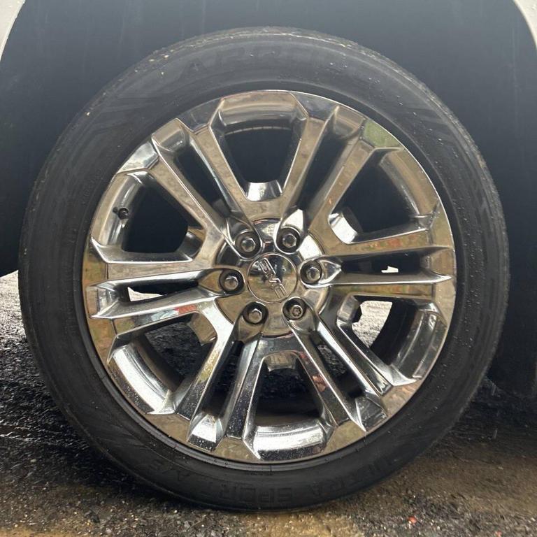 used 2017 GMC Yukon car, priced at $25,900