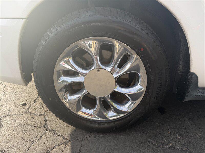 used 2005 Ford Taurus car, priced at $2,995