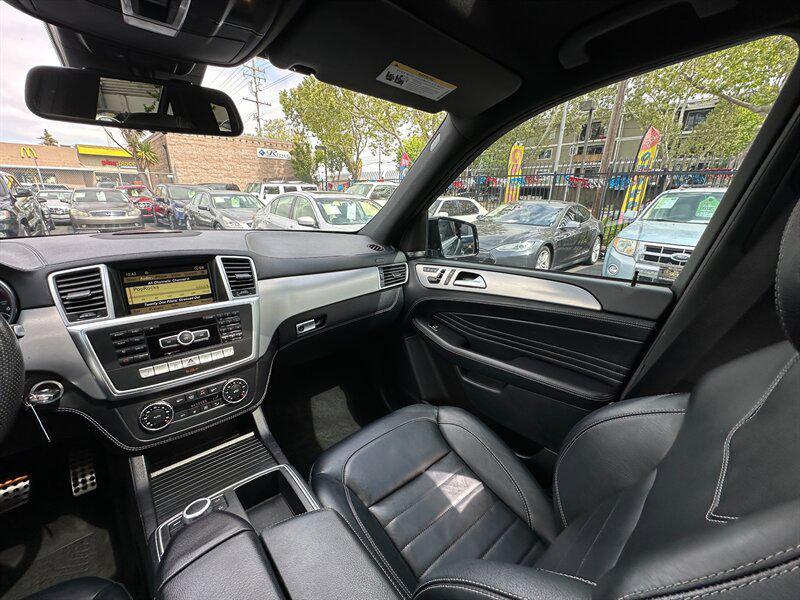 used 2012 Mercedes-Benz M-Class car, priced at $10,995