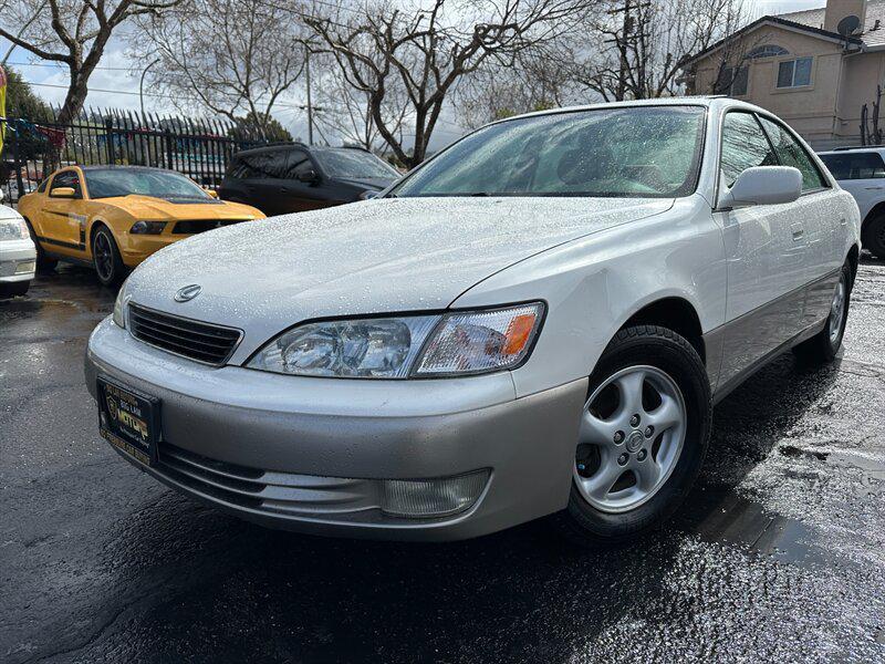 used 1998 Lexus ES 300 car, priced at $6,995
