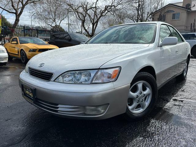 used 1998 Lexus ES 300 car, priced at $7,995