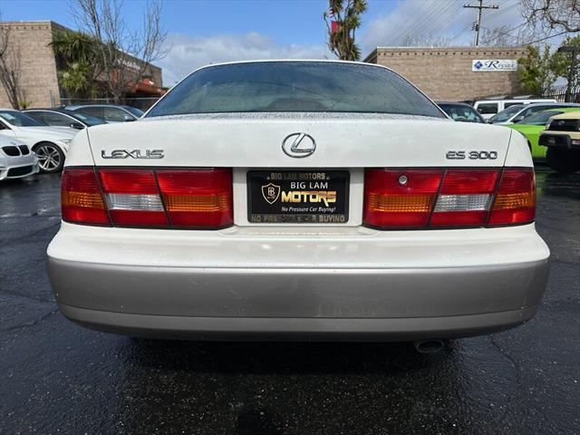 used 1998 Lexus ES 300 car, priced at $7,995