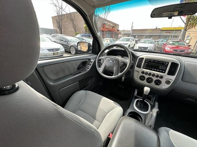 used 2006 Ford Escape Hybrid car, priced at $5,500