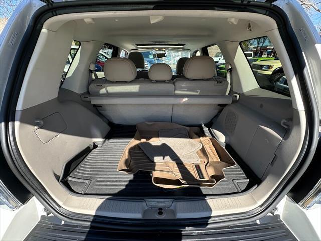 used 2009 Mercury Mariner Hybrid car, priced at $11,995