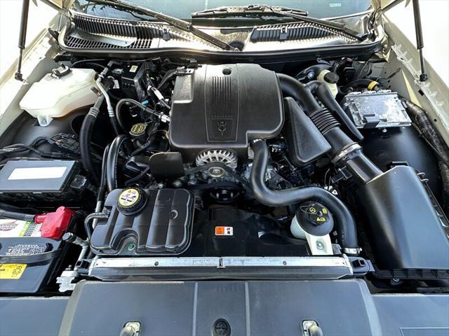 used 2006 Lincoln Town Car car, priced at $10,995
