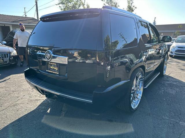used 2007 Cadillac Escalade car, priced at $10,995