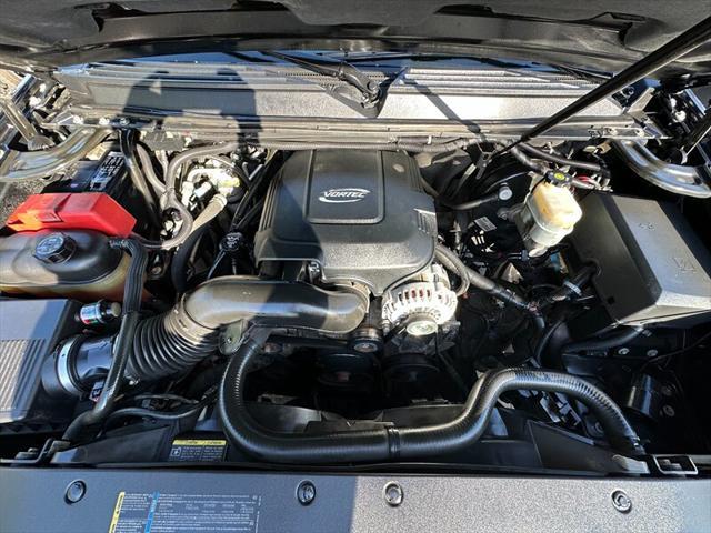 used 2007 Cadillac Escalade car, priced at $10,995