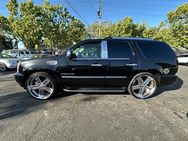 used 2007 Cadillac Escalade car, priced at $10,995