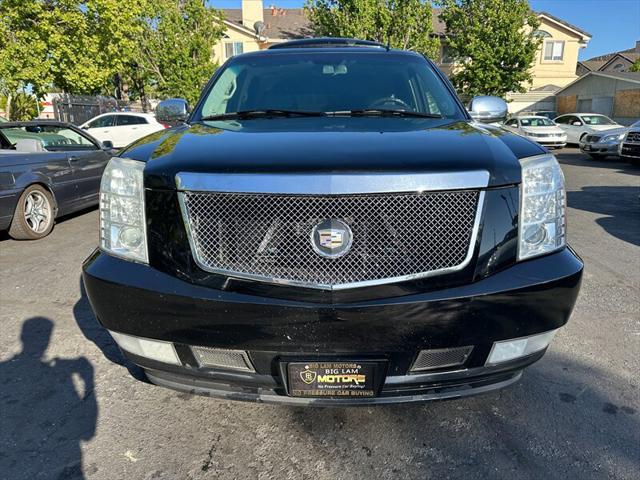 used 2007 Cadillac Escalade car, priced at $10,995