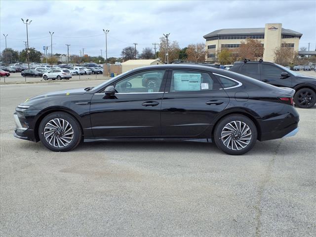 new 2025 Hyundai Sonata Hybrid car, priced at $31,680