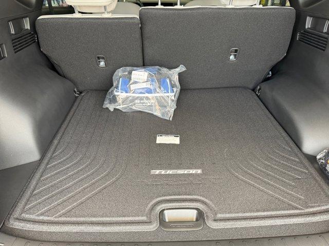 new 2025 Hyundai TUCSON Hybrid car, priced at $38,005