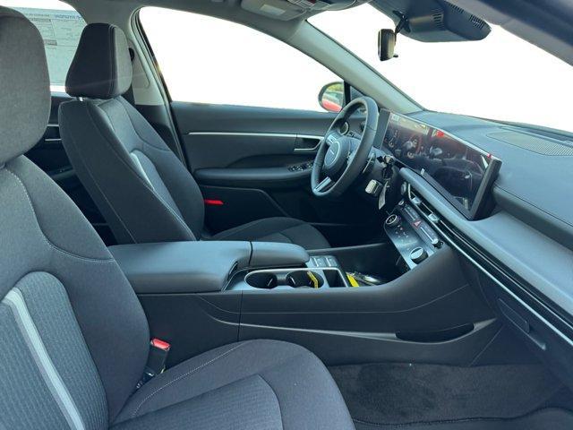new 2025 Hyundai Sonata Hybrid car, priced at $30,670