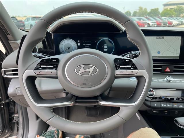 new 2024 Hyundai Elantra car