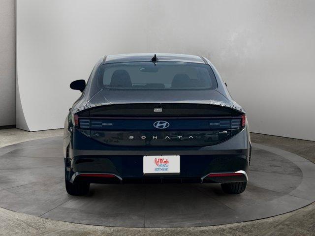 new 2025 Hyundai Sonata Hybrid car, priced at $30,885
