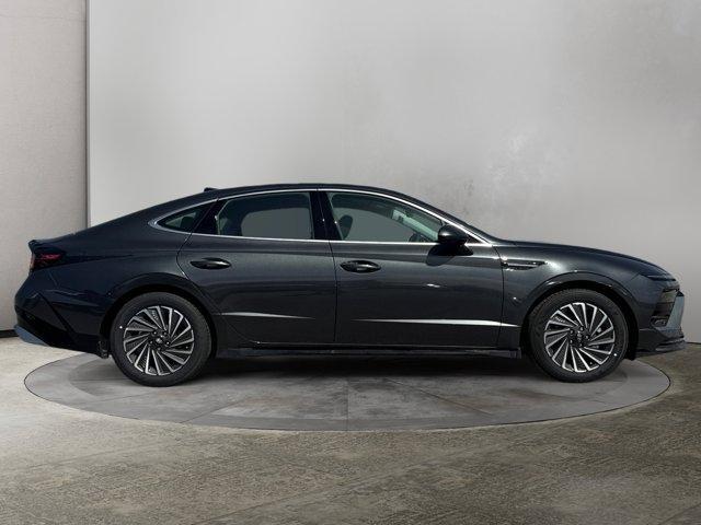 new 2025 Hyundai Sonata Hybrid car, priced at $30,885