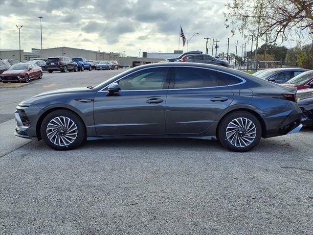 new 2025 Hyundai Sonata Hybrid car, priced at $38,155