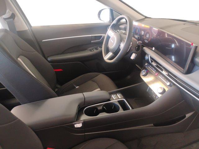 new 2025 Hyundai Sonata Hybrid car, priced at $30,670