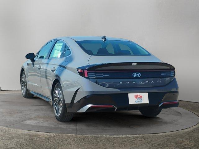 new 2025 Hyundai Sonata Hybrid car, priced at $30,670