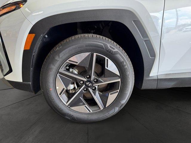 new 2025 Hyundai TUCSON Hybrid car, priced at $37,815