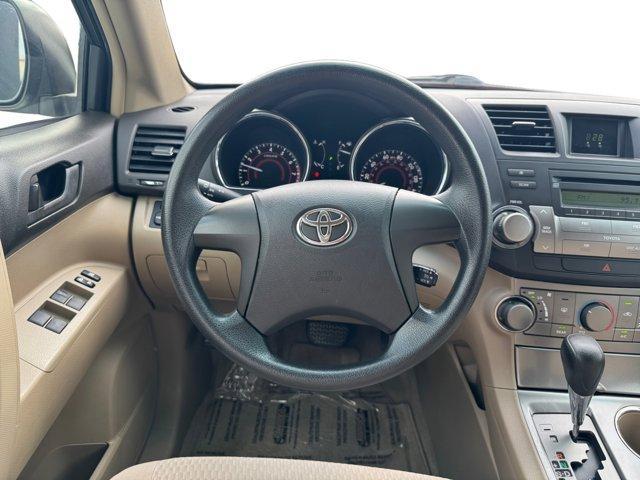 used 2009 Toyota Highlander car, priced at $10,904