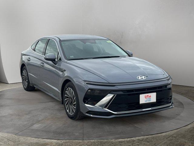 new 2025 Hyundai Sonata Hybrid car, priced at $31,670