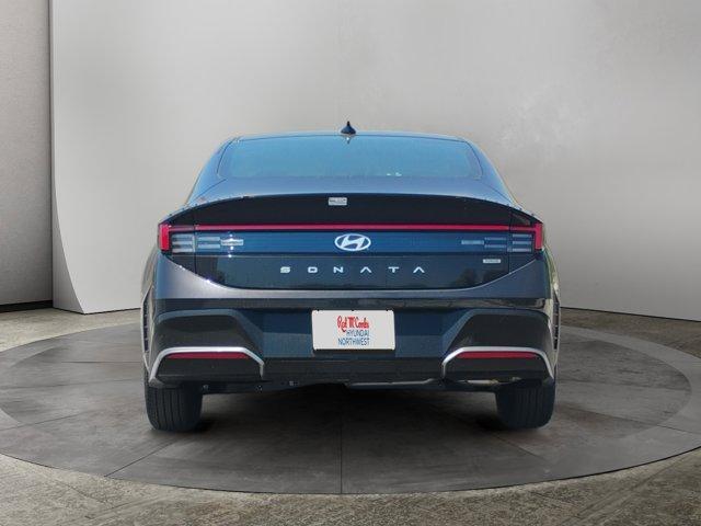 new 2025 Hyundai Sonata Hybrid car, priced at $30,670