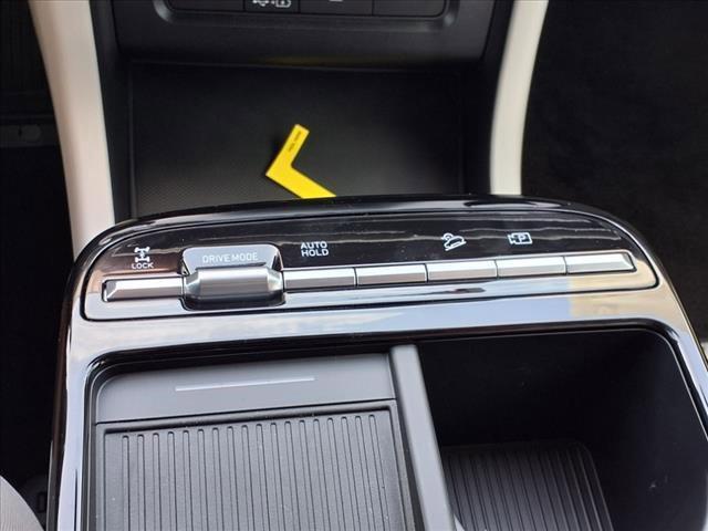 new 2025 Hyundai TUCSON Hybrid car, priced at $32,215