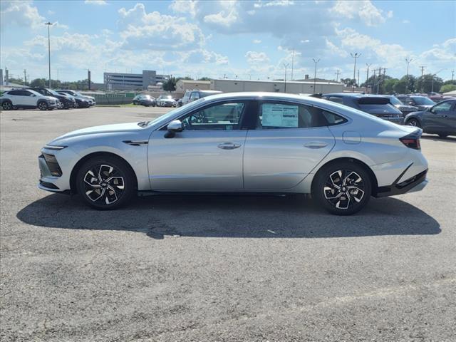 new 2024 Hyundai Sonata car, priced at $28,235