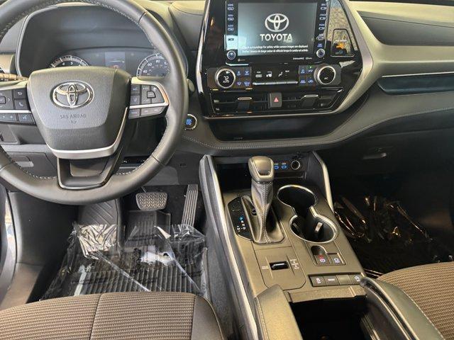 used 2022 Toyota Highlander car, priced at $36,890