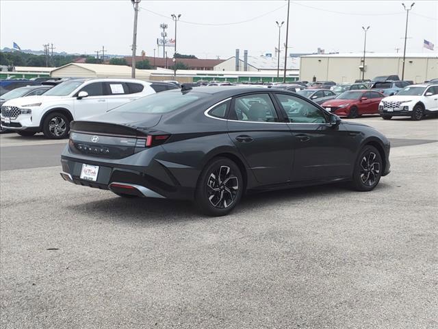 new 2024 Hyundai Sonata car, priced at $28,205