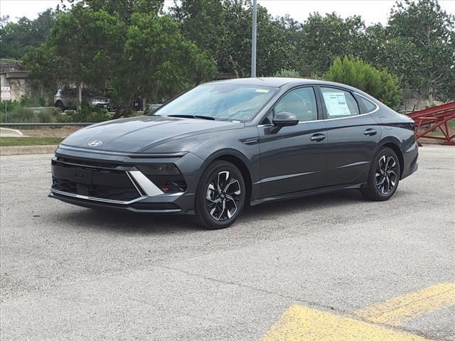 new 2024 Hyundai Sonata car, priced at $28,205