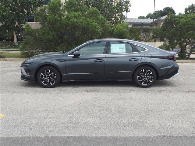 new 2024 Hyundai Sonata car, priced at $28,205