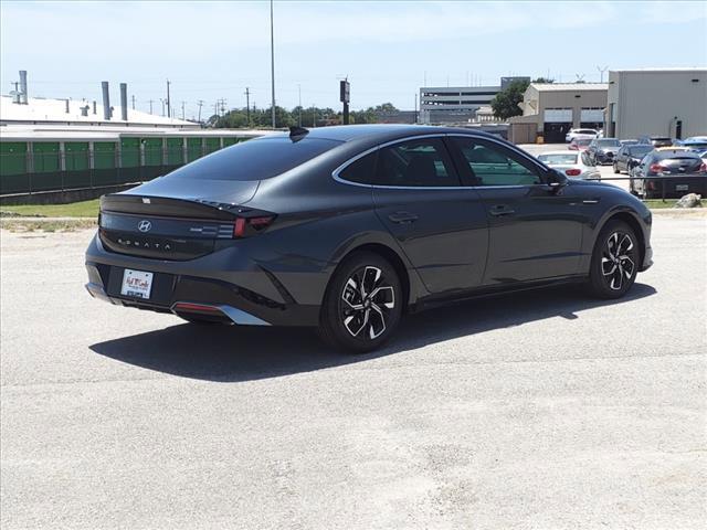 new 2024 Hyundai Sonata car, priced at $28,235