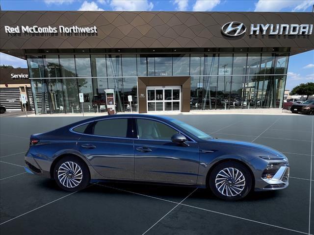 new 2025 Hyundai Sonata Hybrid car, priced at $38,660