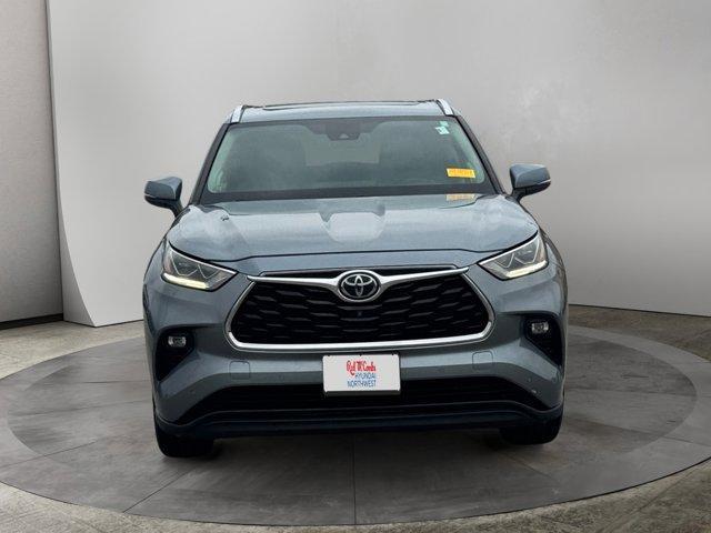 used 2020 Toyota Highlander car, priced at $30,350