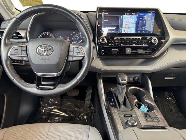 used 2020 Toyota Highlander car, priced at $30,350