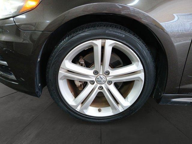 used 2014 Volkswagen CC car, priced at $10,500