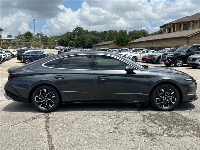 new 2024 Hyundai Sonata car, priced at $28,235