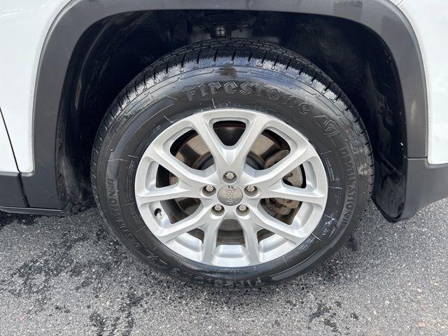 used 2018 Jeep Cherokee car, priced at $15,480