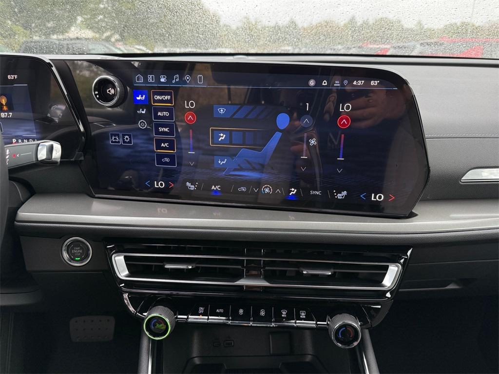 new 2026 Chevrolet Traverse car, priced at $36,790