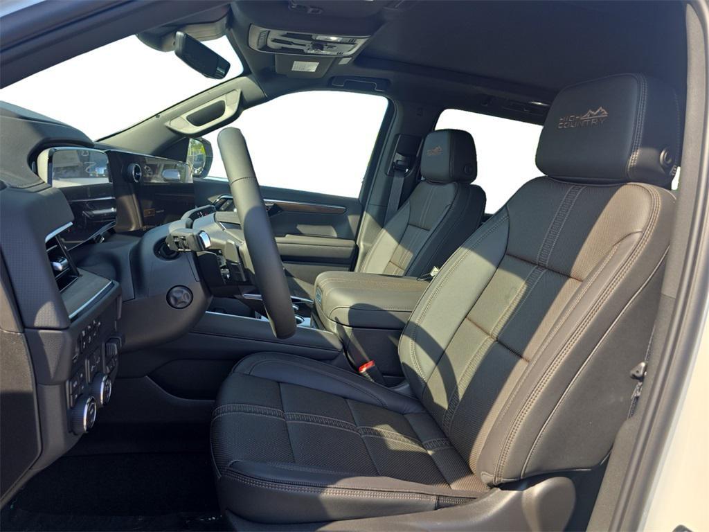 new 2025 Chevrolet Suburban car, priced at $82,650
