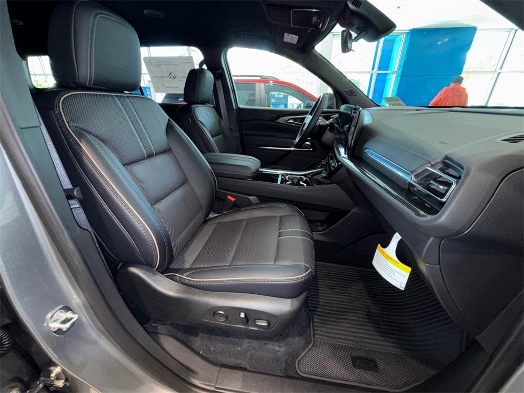 new 2026 Chevrolet Traverse car, priced at $60,014