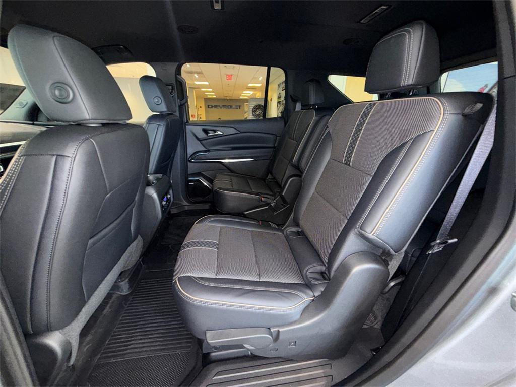 new 2026 Chevrolet Traverse car, priced at $60,014
